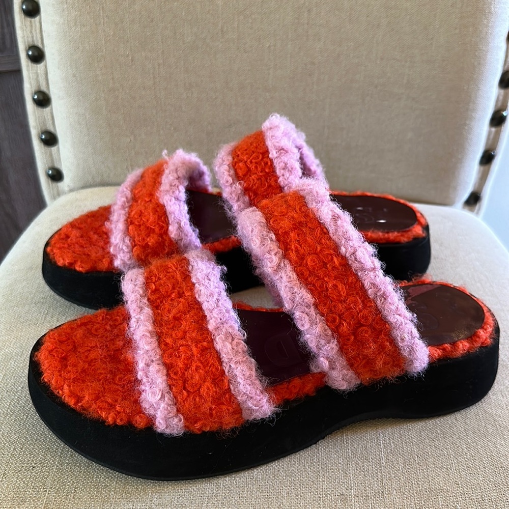 Staud Women’s Fuzzy Faux Shearling Slip On Chunky Sandals Pink Orange 9 (39)